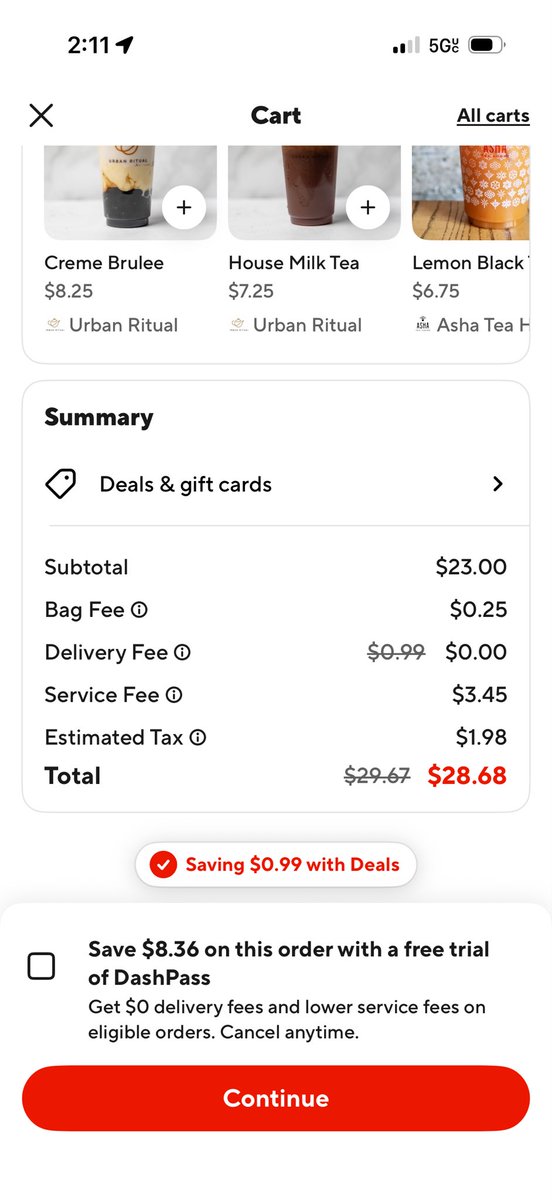 __plotnikova's tweet photo. hey @DoorDash- happened to notice while ordering food that the total was almost identical on two accounts, one with DashPass and one without. the promised savings seem pretty misleading 🤔 https://t.co/Wk1RELmdjN