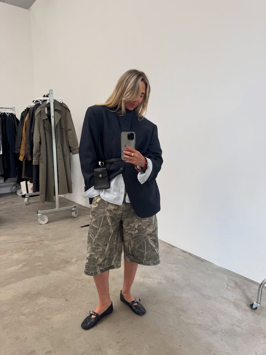 InStyleMexico's tweet photo. 4 outfits con camo pants que queremos copiar este otoño: https://t.co/2tCBnWQiY6 https://t.co/cZTCxYKBBA