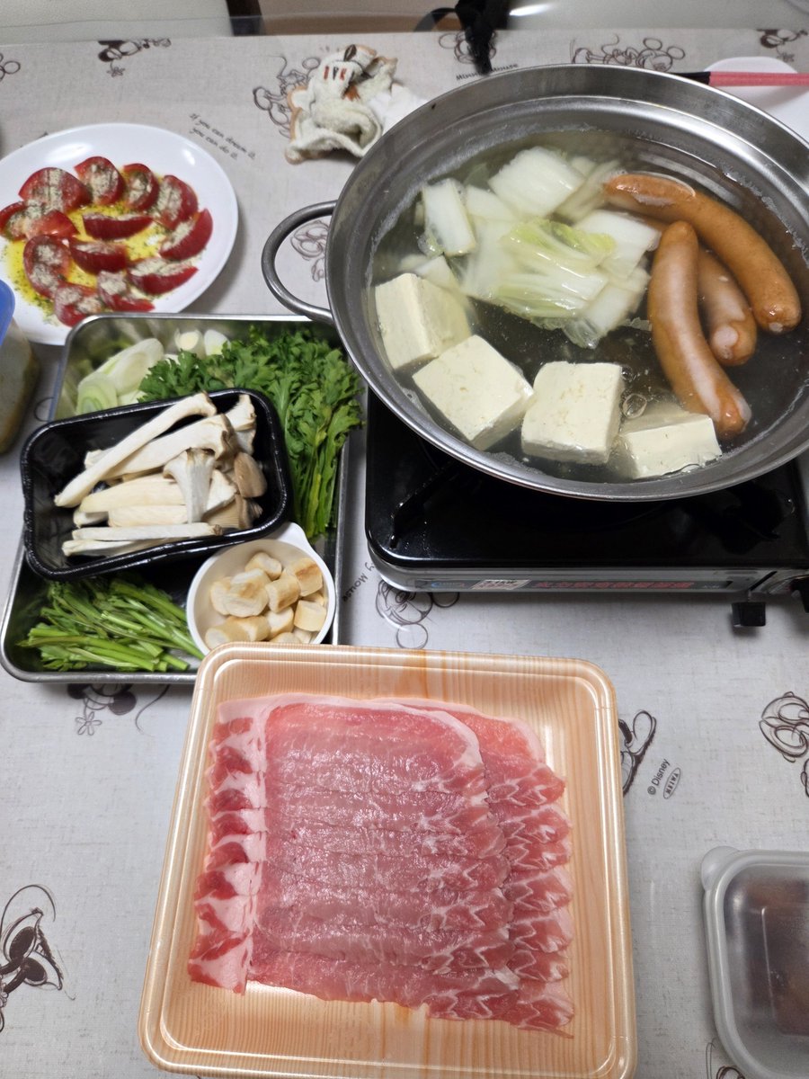 xkddue's tweet photo. おはようございます☀️
今日も笑顔忘れず頑張ろう

湯豆腐

昨晩は肌寒かったので湯豆腐始めました♨️
ポン酢とカンズリで食べれば体ポカポカになります😆✨
美味しかった～😋 https://t.co/sHzTIdNnRy