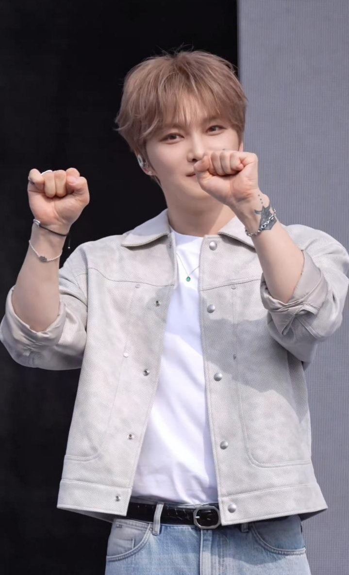 LVuuLqdDqM39818's tweet photo. (⍝ ᷇•⩊• ᷆ ⍝)ジェジュン😎おはようございます。昨日はGXG ブランドイベントに…素敵&amp;ドッキとする表情(笑)goodなジェジュン😎を見せて頂きました🙏ありがとうございます。
今日も体調に気をつけて💪fighting🔥☺︎☺︎☺︎
@bornfreeonekiss
#ジェジュン #김채종 #jaejoong https://t.co/lpxTNn2g6Q