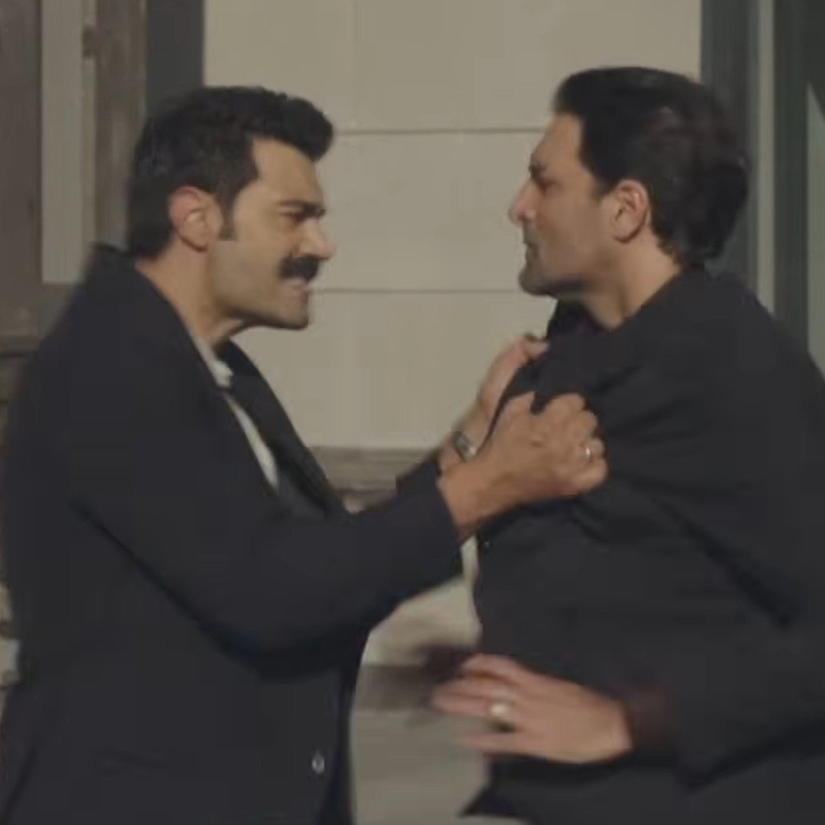 bettyymee1's tweet photo. Yaman, Mirza'dan daha zeki valla. Bundan sonra Yamancıyım ne güzel Leyla'yı savunup yardım ediyor👏 #SevdanBirAteş https://t.co/nbCvdkbOF3