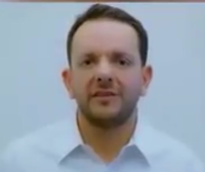 ClouthierManuel's tweet photo. Maquío decía que “se comienza siendo puta y se termina siendo bien puta” ! Todo indica que este joven Carlitos, quien fuera panista, se decidió empezar a putear metiéndose a Morena y ahorita ya es “bien puta” acusado de narcopolitico por el Departamento del Tesoro de los USA !!! https://t.co/ZuqsS8v89t