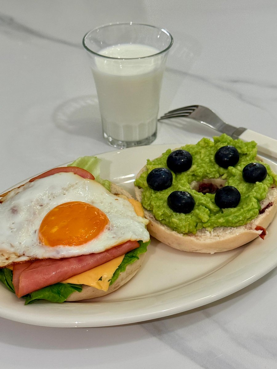 DaisyMilhoiclm's tweet photo. Imprescindible visitar esta casera comida callejera! El arepa con queso derretido y aguacate es simplemente espectacular, no te lo pierdas! ， https://t.co/oZIrZC9D80