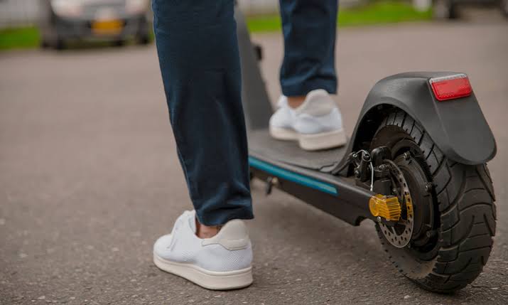 EmisorSLP's tweet photo. https://t.co/XN1eJO8tSq Nuevas reglas para motos y vehículos eléctricos en SLP https://t.co/akfkuwliuL