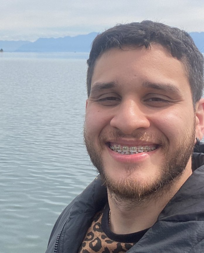 narbonachile's tweet photo. Un venezolano clasista y arribista?
Sí, ese es Douglas Enrique López Gutiérrez, quien actualmente trabaja como Account Executive de @HCO_USA en Chile. Odia los chilenos, pero parasita acá. Se agranda por trabajar en una oficina con edificios alrededor (cuma) pero usa pase escolar https://t.co/rjc9LYW33b