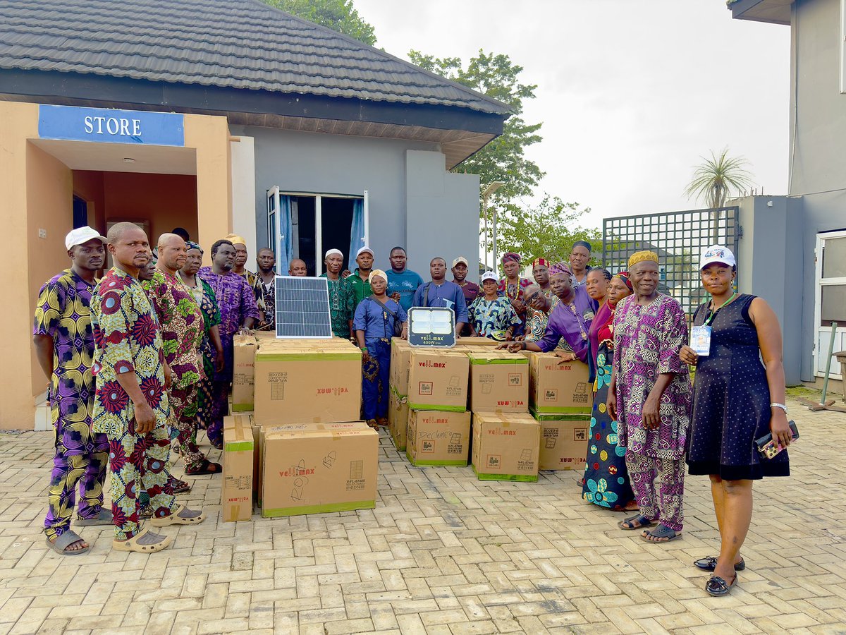 JDSsupportgroup's tweet photo. @Okanlomo_Oodua Continues to Light Up Ona Ara! 💡

The JDS Support Group celebrates another impactful intervention by our principal, Chief Jubril Dotun Sanusi, Okanlomo Oodua and Gbonka Olubadan of Ibadanland, with the distribution of 110 solar-powered streetlights across Wards 1–11 of Ona Ara Local Government Area.

The initiative, tagged “Light Up Ona Ara,” reflects Chief Sanusi’s continued commitment to supporting grassroots communities through practical interventions that can directly improve the lives of residents.

Beyond the streetlights, the initiative also strengthens grassroots engagement, with JDS Ambassadors appointed across the 11 wards to deepen communication and community participation.

This comes shortly after Chief Sanusi provided 10 bags of rice to each of the 11 wards, further demonstrating his sustained engagement with the people of Ona Ara.

The message is clear: grassroots development requires presence, partnership and action.

The JDS Support Group appreciates our community leaders, traditional institutions, ward representatives and beneficiaries for their support and cooperation.

Together, we continue to Light Up Ona Ara. 💡

JDS — Building From the Grassroots.

#JDSSupportGroup #JDS #LigthUpOnaAra