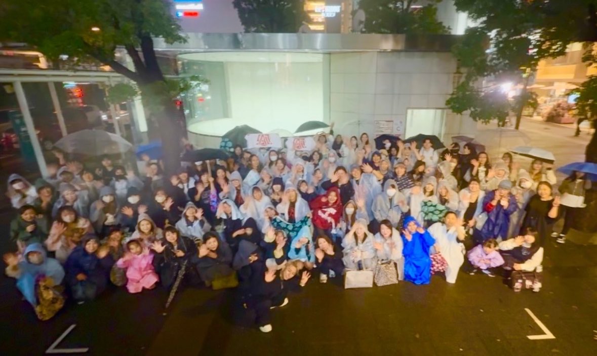 salt_official__'s tweet photo. 川崎雨の中
来てくれて本当にありがとう。
最高に楽しかったぜ。
次の川崎は10/1716:00〜

いよいよ10月。
生まれ育った九州行くぜ
佐賀駅で10/24 18:00〜
1000人集めるぞ🔥
全員集合だ‼️ https://t.co/obbi4xyBw3