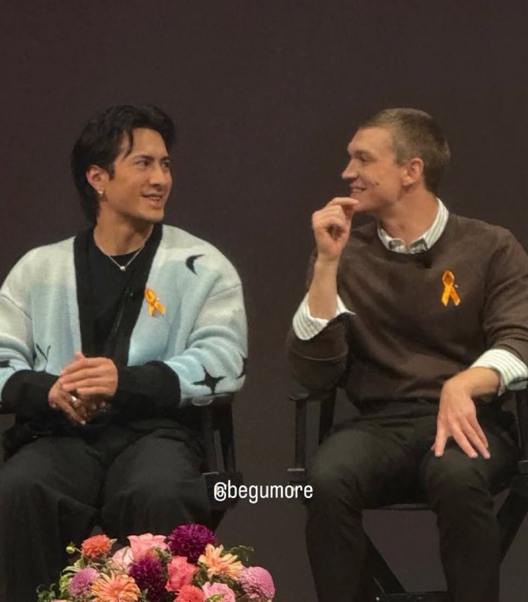 KCCerise's tweet photo. For the 2026 joiners and solos, THIS 👀is what you missed. The connection btw Shane and Ilya’s actors is so compelling, you CANNOT look away. It’s impossible to imagine a universe where they don’t love each other. IT WAS NEVER AN ACT ❤️‍🔥🧡💛🩵
#Hollanov4Eva https://t.co/g9u4nYxdeS https://t.co/86tqN1LRXF