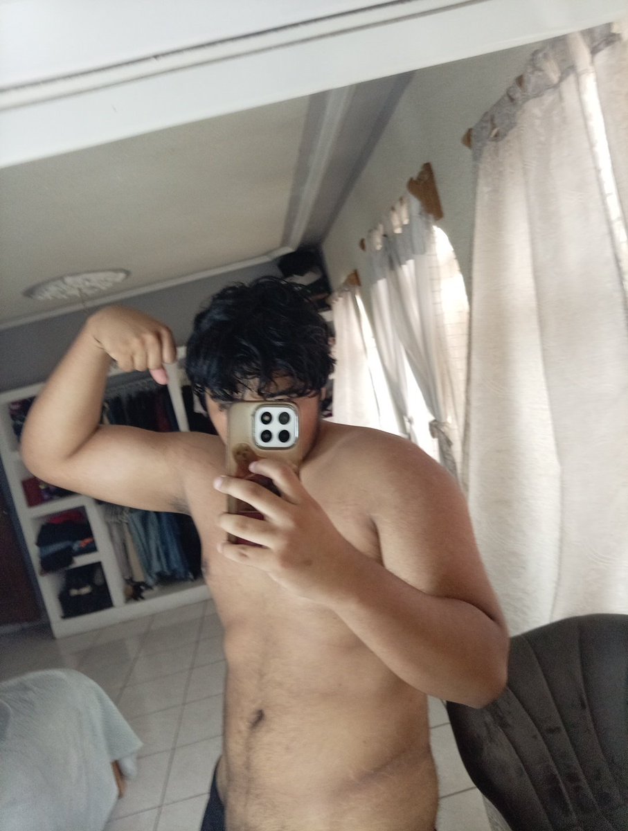 lux13m's tweet photo. Después del primer día de gym https://t.co/kpHTtrruvU