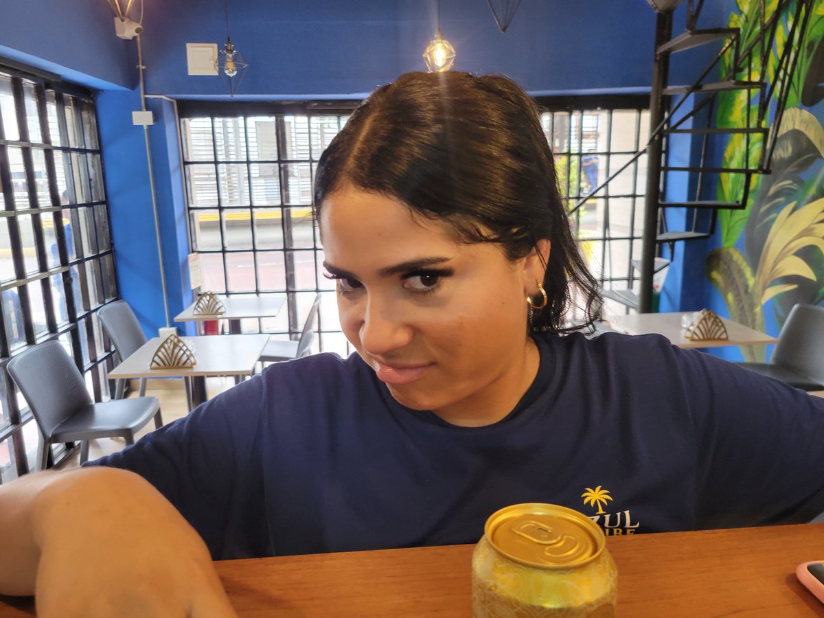 cuadrado_vere's tweet photo. Jajajaja ella y sus caras raras 😅😅🌸 https://t.co/PB5ZUTLWgT