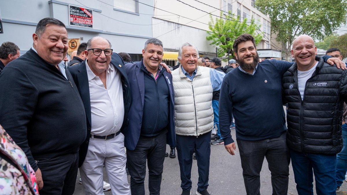 TrabajoPBA's tweet photo. #Morón El Ministerio de Trabajo estuvo presente en la inauguración del nuevo edificio institucional de la UTHGRA Seccional Zona Oeste, un espacio destinado a ampliar y fortalecer los servicios para las trabajadoras y los trabajadores de la actividad gastronómica y sus familias. https://t.co/lzcwHv718j