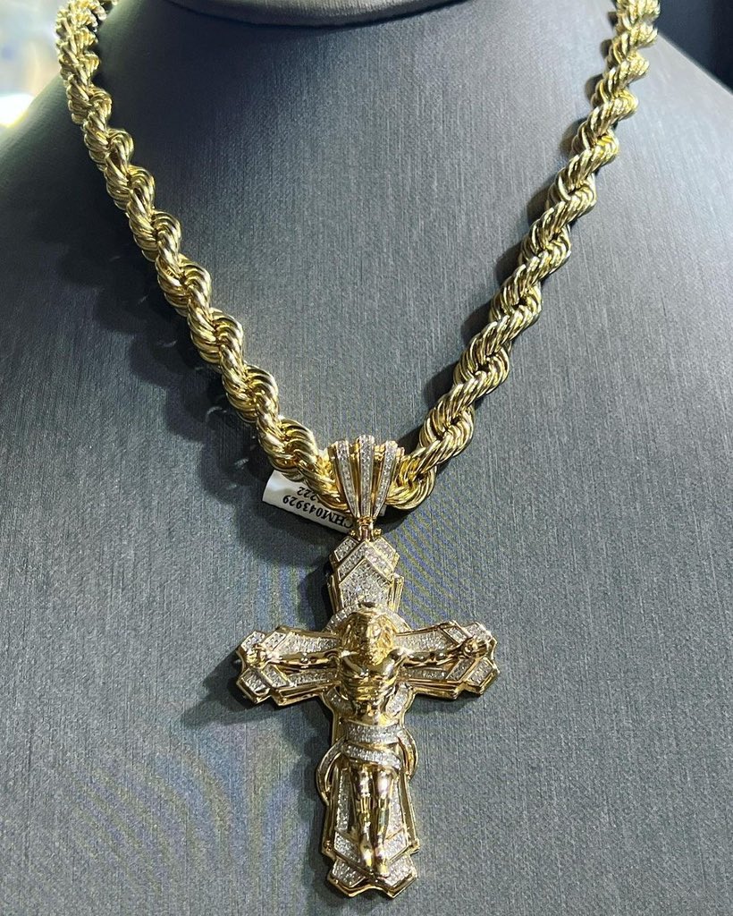 wtfay0's tweet photo. sliver or gold? https://t.co/NgVyaHrq24