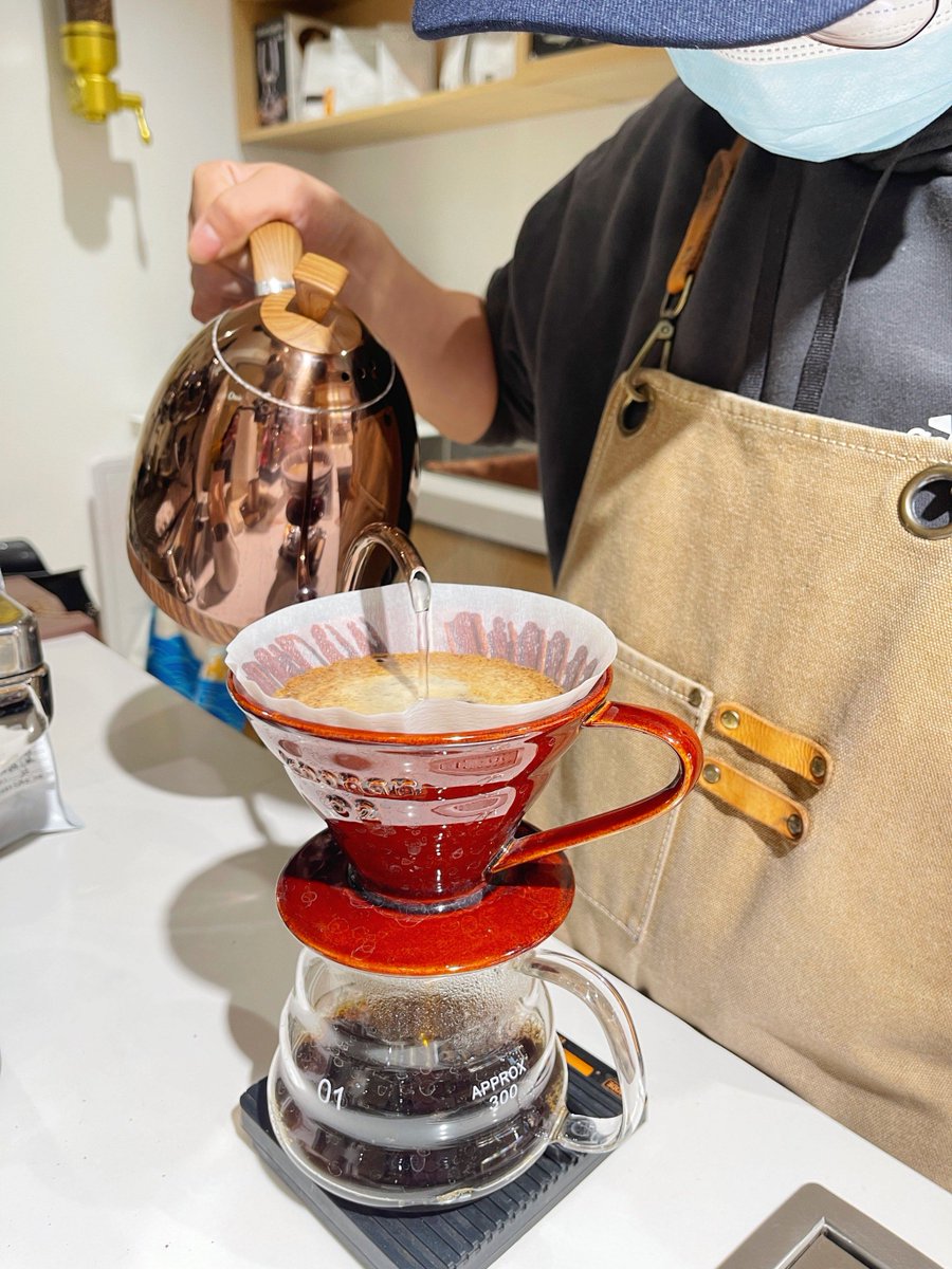 ElenaFenlexydz's tweet photo. Ahora preparo café en casa cada maana y ahorro más dinero para mis salidas los fines de semana. https://t.co/xpjXuasa2t