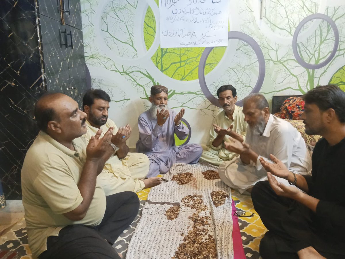 Altafbhaikasath's tweet photo. #سانحہ_حیدرآباد_30ستمبر
⬛️⬛️⬛️⬛️⬛️⬛️⬛️⬛️
سانحہ 30، ستمبرحیدرآباد کے شہداء کے ایصال ثواب کے لئیے حیدرآباد زون سیکٹر A  کی طرف سے شہداء کے ایصال ثواب کیلے فاتحہ خوانی کی 
👇👇👇 https://t.co/5sHTSYexCW