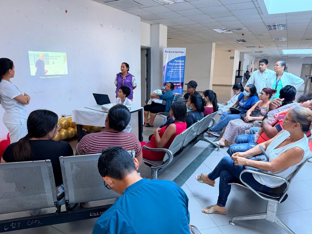 HUniversitarioG's tweet photo. Convertimos Consulta Externa en una sala de cine para hablar de atención humanizada con nuestros usuarios. 💙
En el Hospital Universitario trabajamos bajo estos principios: escuchar, respetar y acompañar a cada paciente y su familia.
#AtenciónHumanizada #HUGContigo https://t.co/pK3mS9ka9p