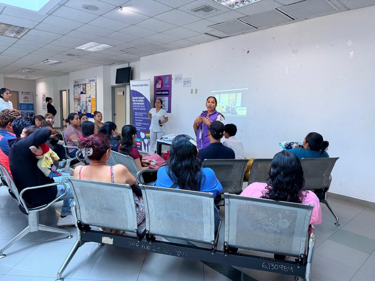 HUniversitarioG's tweet photo. Convertimos Consulta Externa en una sala de cine para hablar de atención humanizada con nuestros usuarios. 💙
En el Hospital Universitario trabajamos bajo estos principios: escuchar, respetar y acompañar a cada paciente y su familia.
#AtenciónHumanizada #HUGContigo https://t.co/pK3mS9ka9p