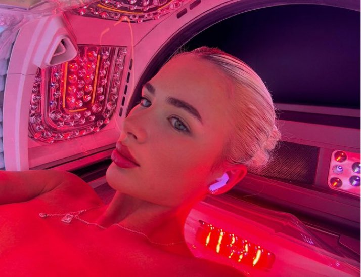 Angelxofindom's tweet photo. Who’s paying for my sun bed 🫶🏻 https://t.co/NaG1RT13BL