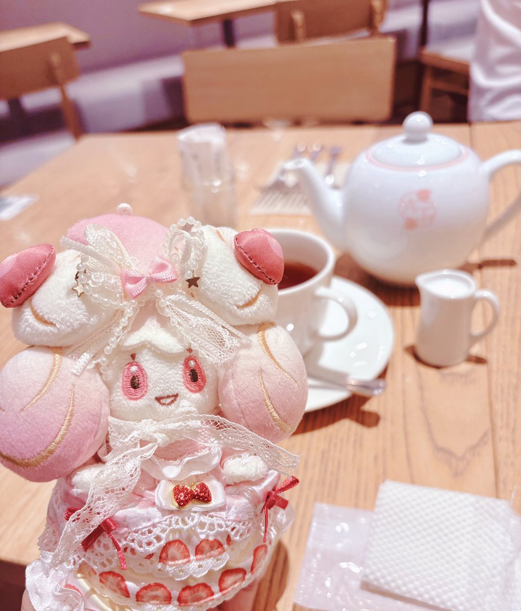 m_mmmponya's tweet photo. マホイップちゃんとお茶した時のお写真🫖 https://t.co/xIP9u9Lyyi