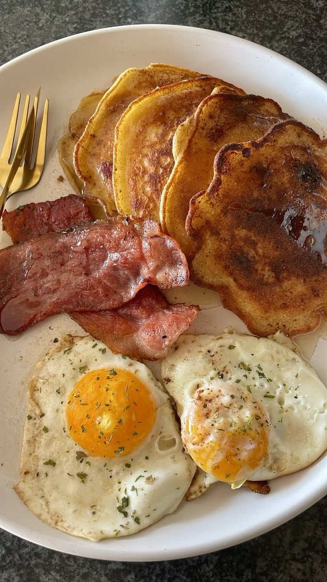 _FoodieX's tweet photo. Be honest, what’s your very first thought when you see this lunch? https://t.co/vcSVyhRDVw