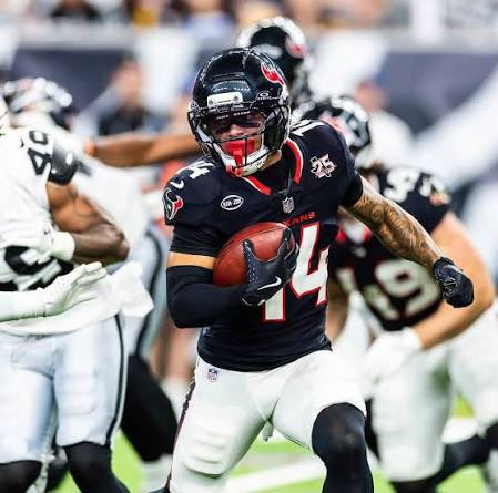 Coach_IPace's tweet photo. So Damn Proud of @treyvhon2 A great young man who epitomizes going 1️⃣-0️⃣…1️⃣ day at a time!! #Flyguyzzz #️⃣2️⃣ in the NFL!! Let’s Go!! 🏈✌🏻 https://t.co/MAQlQxBBnt