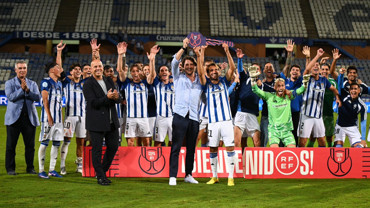 rfef's tweet photo. 🗝️ Con su magia, abriréis todos los corazones albiazules.

🤩 ¡Es toda vuestra, @recreoficial!

#CopaDelReyMapfre | @RFAF https://t.co/9xJZeA5oru