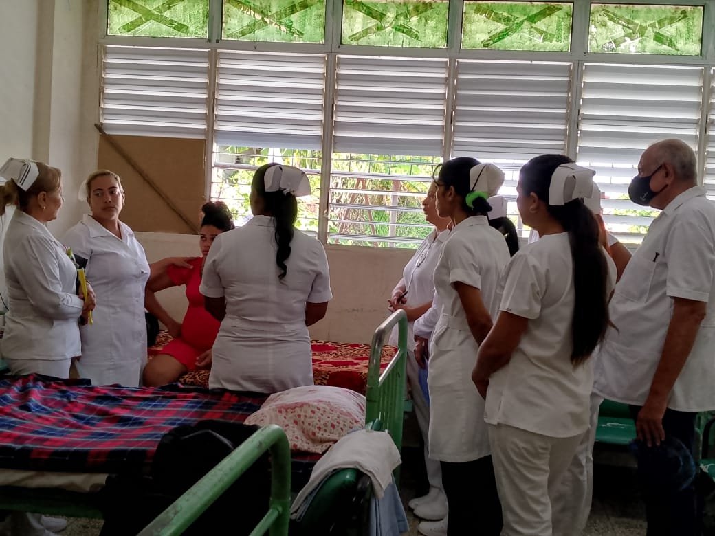 MonteElia78019's tweet photo. En el Hospital “Fe del Valle”, se realizó un pase de visita docente de enfermería en Perinatología.💡 Espacio de aprendizaje y compromiso para fortalecer la atención materno-infantil.

#CubaPorLaVida 
#DPSGranma https://t.co/dFoMyiGMMM