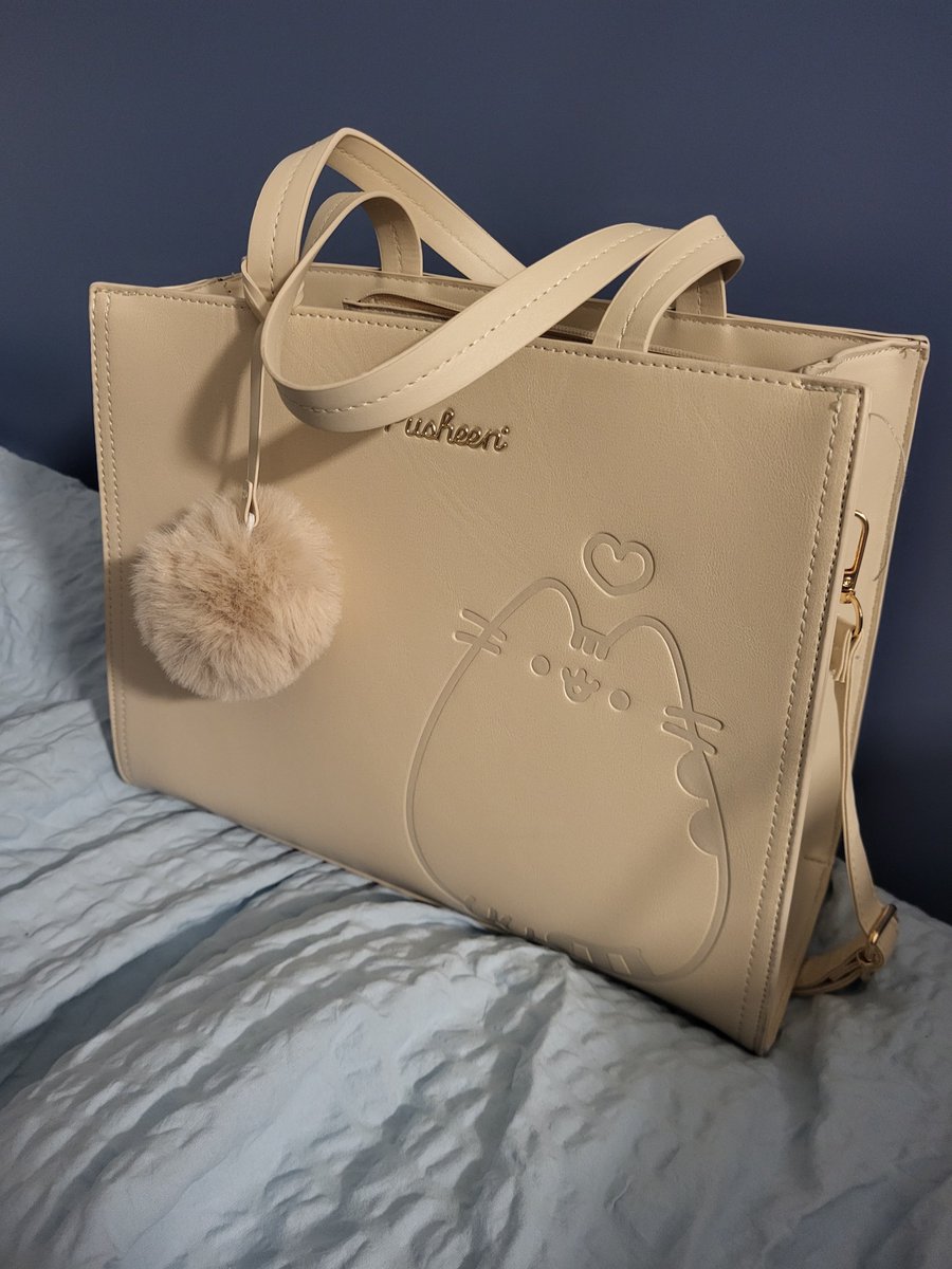 ZaneJulienSH's tweet photo. Still obsessed with this bag my boyfriend got me ⋆𐙚₊˚⊹♡ https://t.co/VN3EETJw2F
