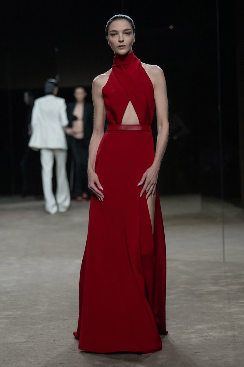 jacquemusx's tweet photo. Mariacarla Boscono for Tom Ford SS27 ❤️ https://t.co/OoyA3fEP4G