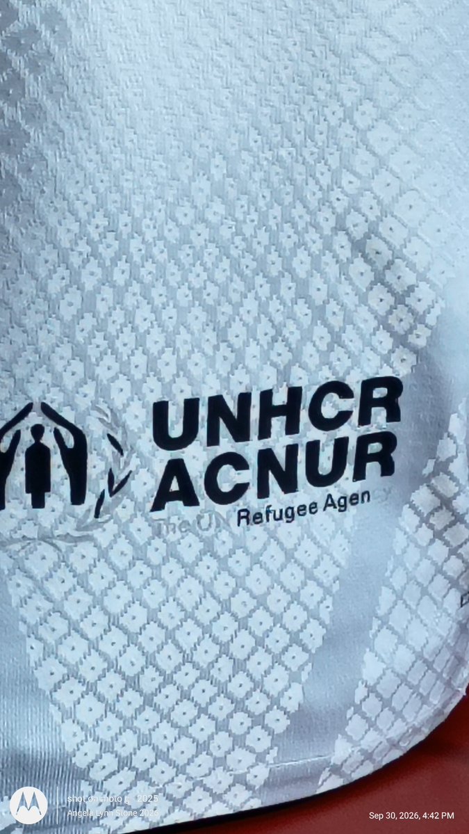 AngelaStonebxb's tweet photo. If you need help to escape your "state" or country from being victim to gang violence contact the U.N (United Nations) UNHCR ACNUR #WARONTERROR https://t.co/BGJrQYzGxp