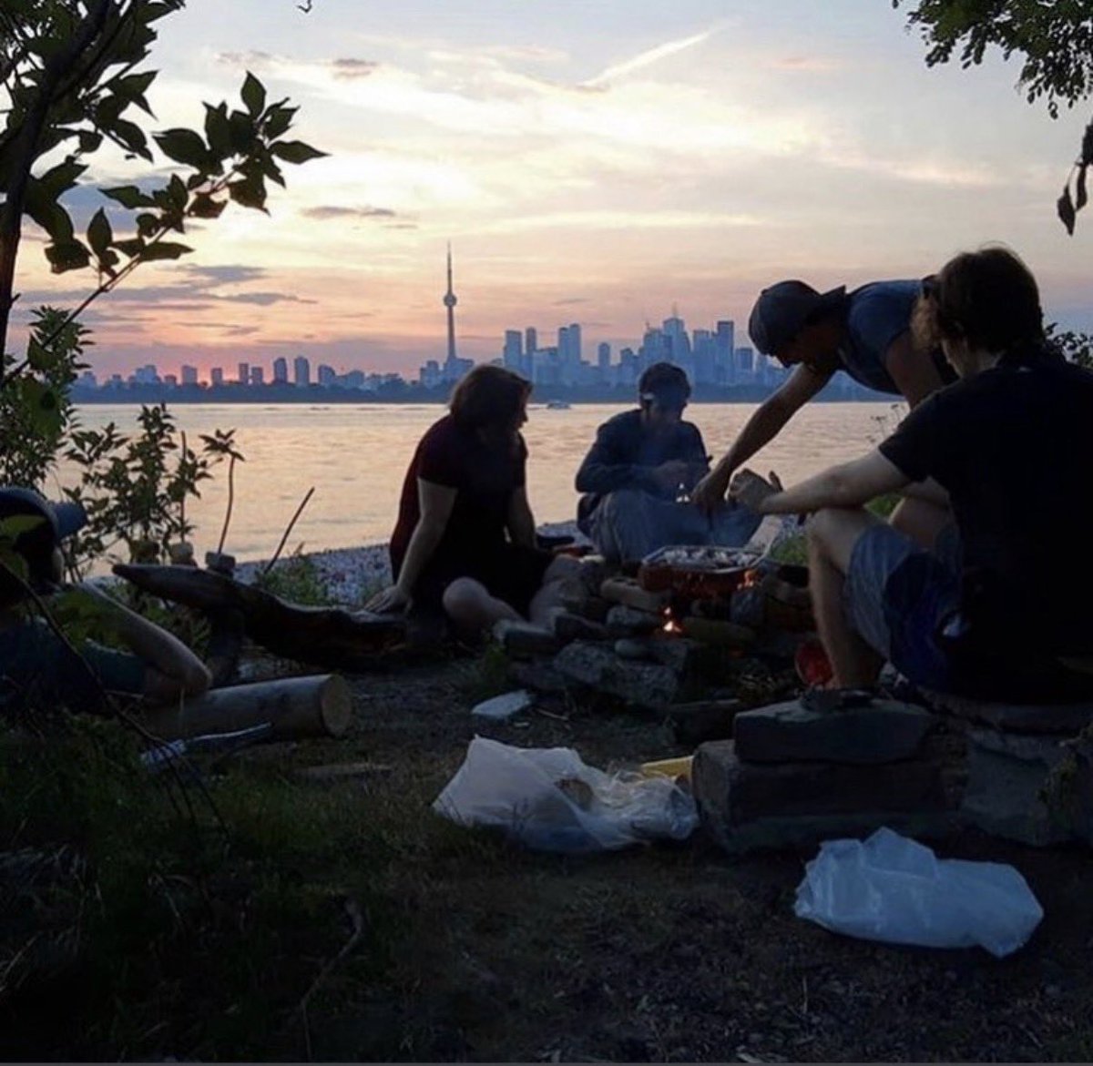 DantelloVal's tweet photo. I miss camping with all my friends man https://t.co/Mgk7J3784M