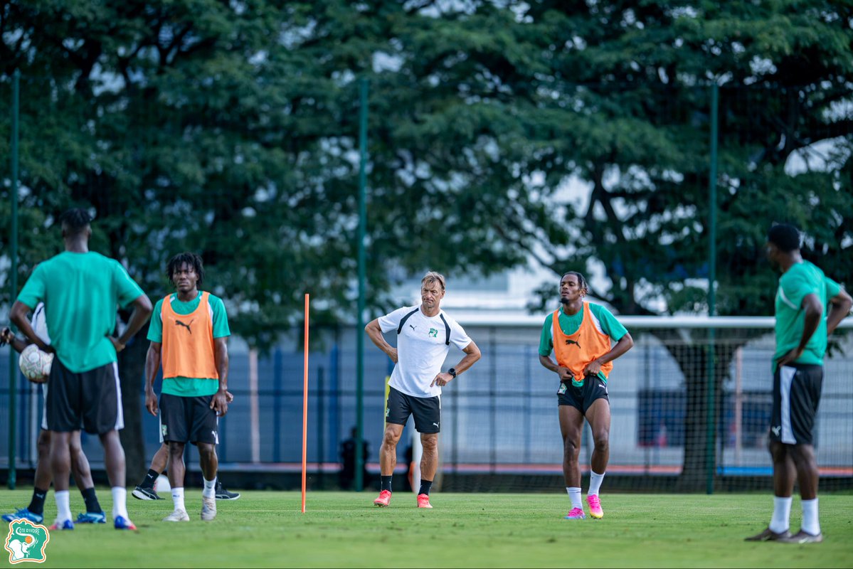 equipenatciv's tweet photo. 🇨🇮 Séance d’entraînement ce mercredi 30 septembre pour les remplaçants et les joueurs restés sur le banc lors du match face à la Somalie.
Même ambition, même détermination ! 🐘🔥🇨🇮

#TousDerrièreLesÉléphants #ÉliminatoiresCAN2027 https://t.co/kLUjrM9CMg