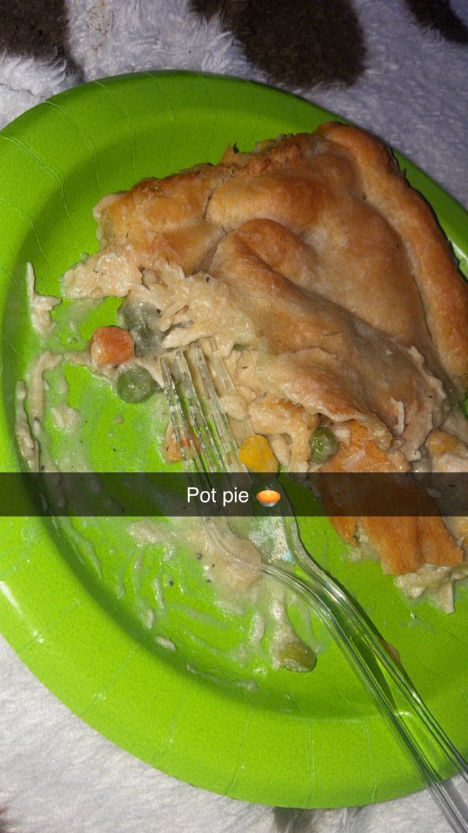 bashash886's tweet photo. A thick girl with a plate in front of her is a dangerous combination 😮💨🍽️😂
Be honest… you taking me out to eat or trying to become dessert? 👀💋
#BBw #BBWBeauty #ThickGirls #CurvyGirls #Foodie #FoodLover #DateNight #BigGirlEnergy #ThickAndFine #FoodPics https://t.co/ty6QSBUaUn