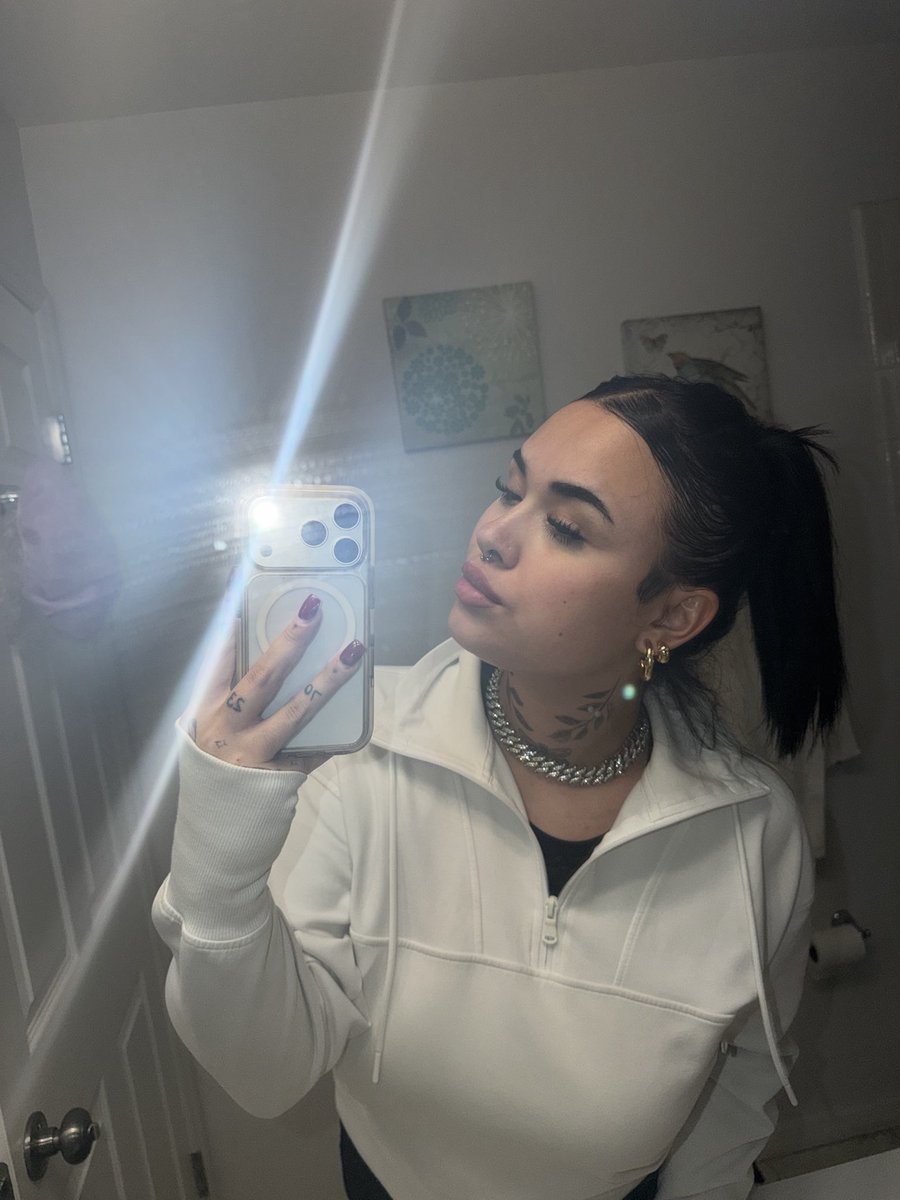 lilbadbellaa's tweet photo. who’s trying to spoil me??

#onlyfans #sugarbaby #sugardaddy #paypiggy https://t.co/PDAZyHIqYp