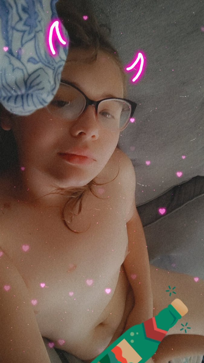 MushyMinxy's tweet photo. Ignore the hickey, unless you're adding more.
#nsfwtwt #trans #onlyfans #onlytrans https://t.co/hZcnlH84Nl
