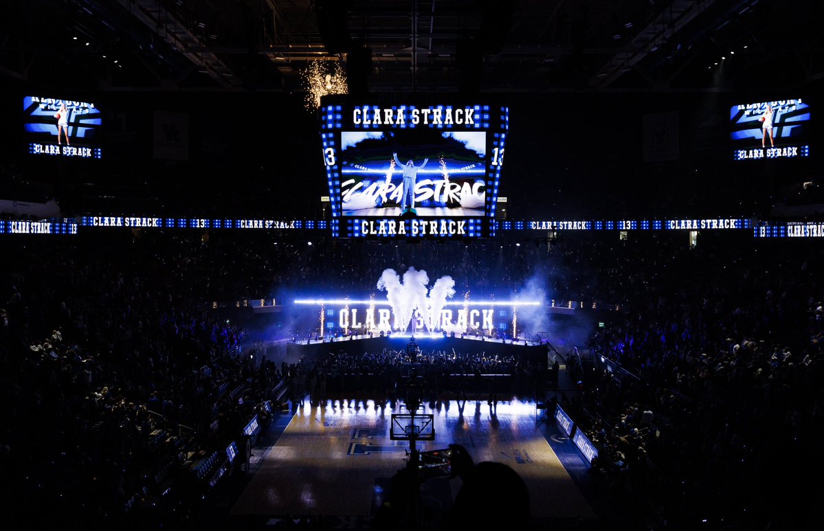 UKAthletics's tweet photo. We’re giving out some tickets to Big Blue Madness! Tell us who you would bring and why in the comments 🎟️ https://t.co/vCNi1ZtQCV