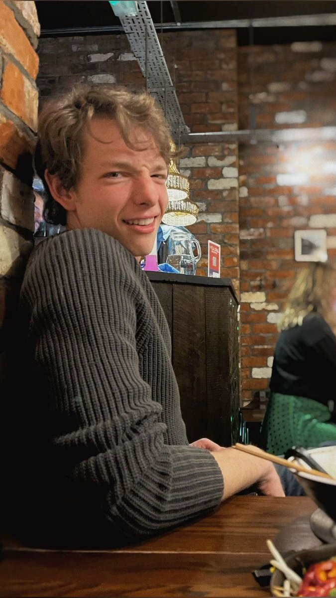 nerdydaughter's tweet photo. mike faist as emmett forrest in legally blonde… walk with me. https://t.co/nv2vvStVXl