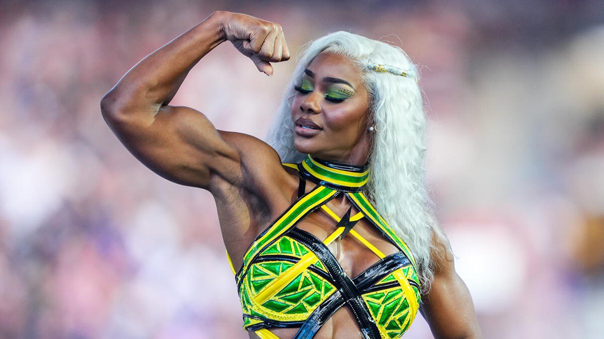 WWECrave's tweet photo. Jade Cargill drags WWE fans who critize her in-ring ability:

"Y’all make 1560$ in a week, I make 1560$ in seven days." https://t.co/ElcZ7PyQ5c
