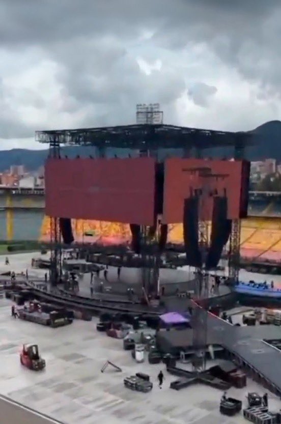 ALIRYCAOS's tweet photo. Ensaios da Anitta em Bogotá. https://t.co/EdOvaosVqq