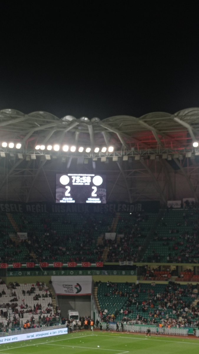 emine_angy's tweet photo. Gözyaşları bittiğinde;
Güller, zambaklar yeşerecek Gazze'de,
Kutlu Kudüs'te açacak çuha çiçeği.

Konyaspor 🤍 Filistin ( Dostluk Maçı)
                🔻🇹🇷🇵🇸 https://t.co/dlmkKRgcx4
