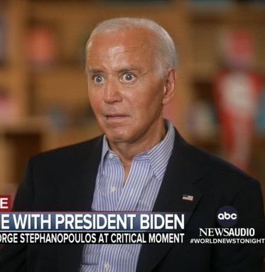 AezzieUwU's tweet photo. Joe Biden (R) vs Donald Trump (D) https://t.co/nGS9aLvV1b
