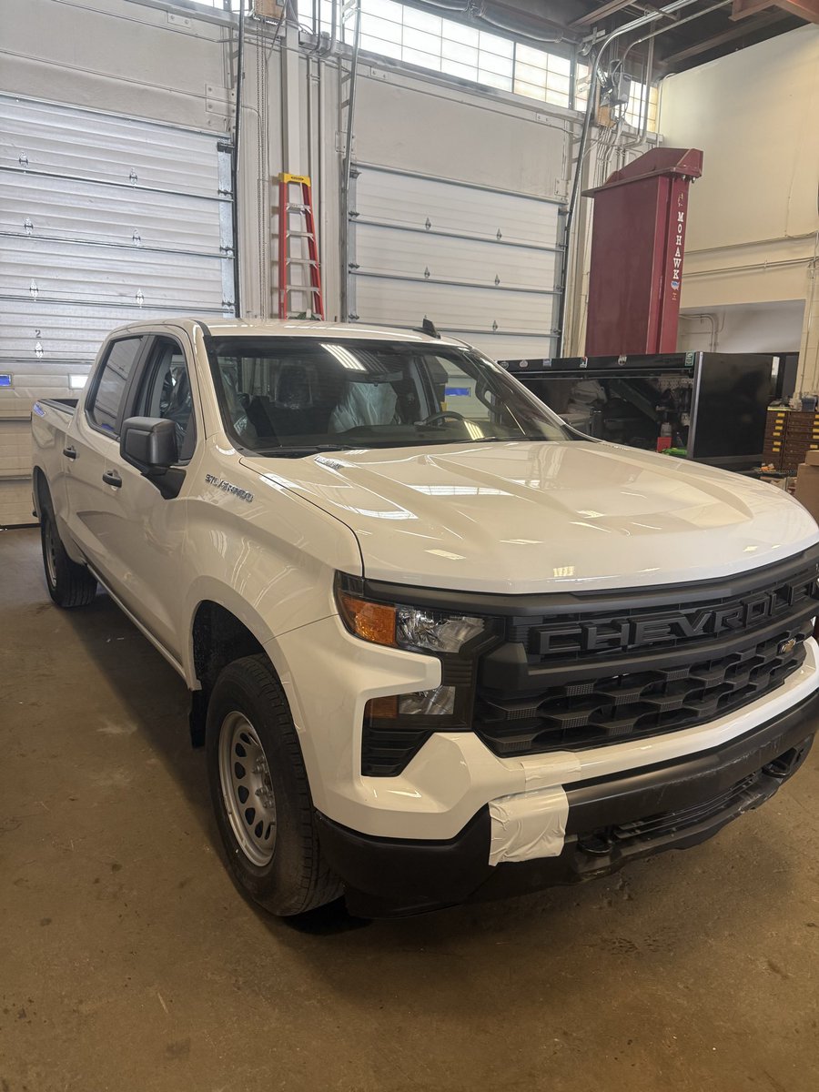 favtechnician's tweet photo. Unwrapping a brand new Chevy for work today. Cool to see what that feels like while I keep driving cars older than some of my coworkers. https://t.co/I1PHkUuIwO