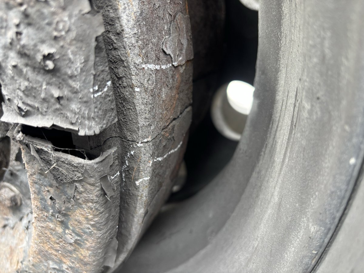 HRPSCMV's tweet photo. Today, we partnered with @ONtransport @OPP_HSD for a CMV inspection blitz in @_HaltonHills.

33 @CVSA inspections
16 trucks placed out of service (48%)
37 charges
2 sets of plates removed/trucks towed

#RoadSafetyTogether https://t.co/N9EJ8rHP2B