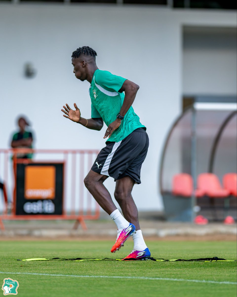 equipenatciv's tweet photo. 🇨🇮 Séance d’entraînement ce mercredi 30 septembre pour les remplaçants et les joueurs restés sur le banc lors du match face à la Somalie.
Même ambition, même détermination ! 🐘🔥🇨🇮

#TousDerrièreLesÉléphants #ÉliminatoiresCAN2027 https://t.co/3wcxCLZ1Ve