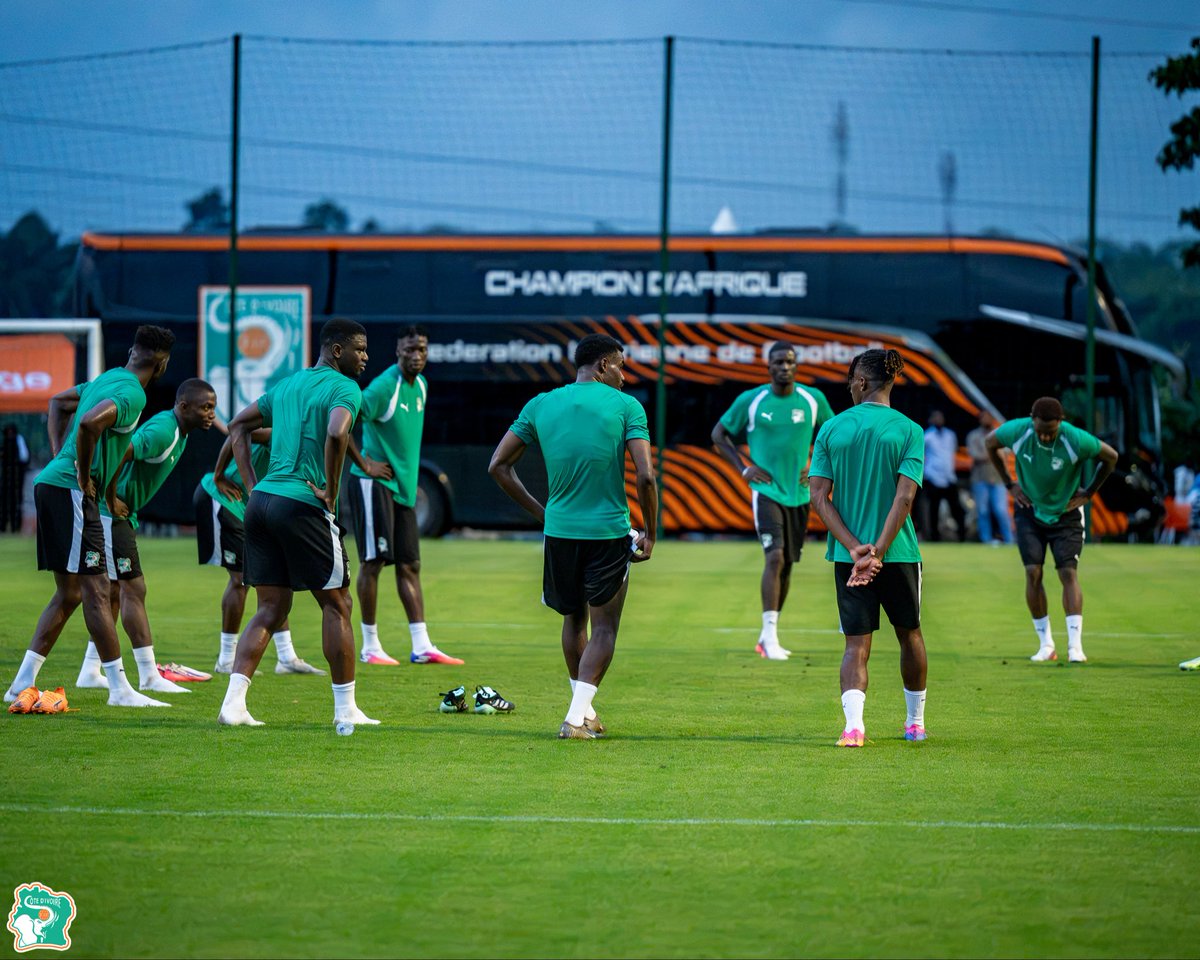 equipenatciv's tweet photo. 🇨🇮 Séance d’entraînement ce mercredi 30 septembre pour les remplaçants et les joueurs restés sur le banc lors du match face à la Somalie.
Même ambition, même détermination ! 🐘🔥🇨🇮

#TousDerrièreLesÉléphants #ÉliminatoiresCAN2027 https://t.co/3wcxCLZ1Ve