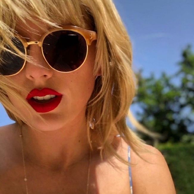TheSwiftSociety tweet picture
