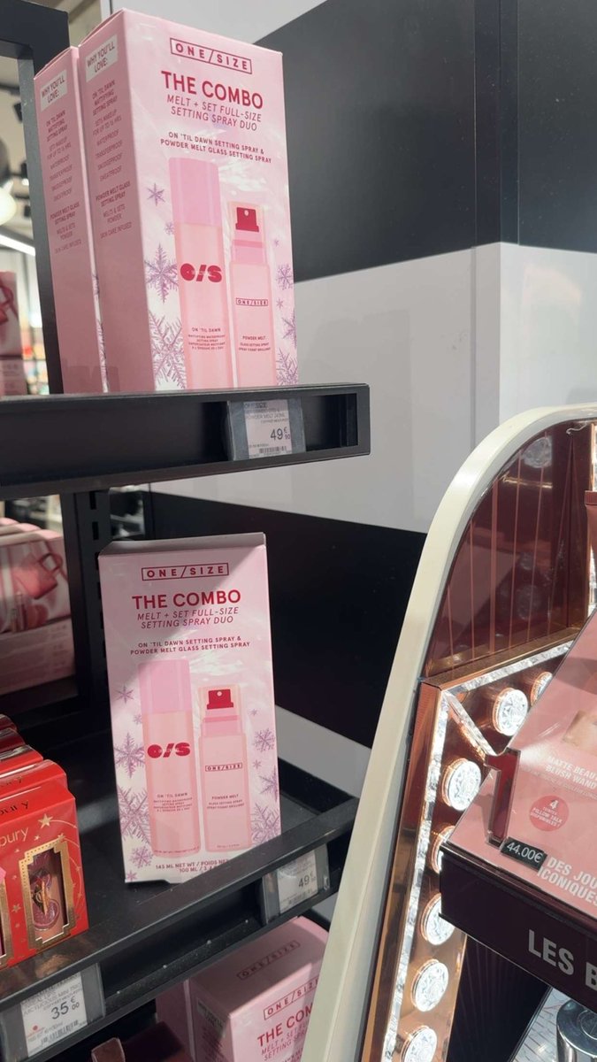 as__maaa's tweet photo. Les filles courrez à Sephora les deux fixateur one size en grand format dont un en rupture de stock pour 49,90 au lieu de 72€ !!!! https://t.co/becbtUsA5v