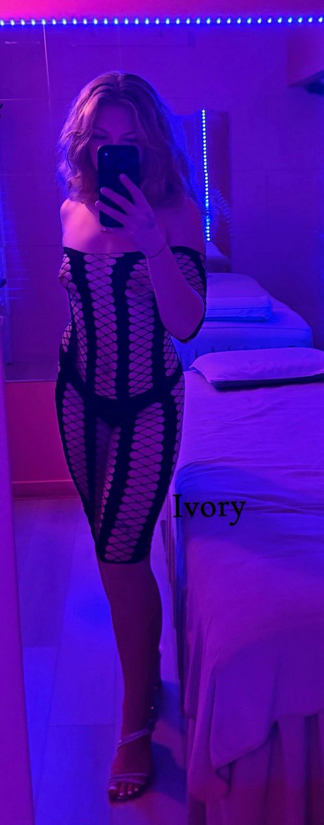 Ivorybodytree's tweet photo. Hey guys give me a follow and repost better yet come see me @BodytreeCal https://t.co/JUycOrGCAU