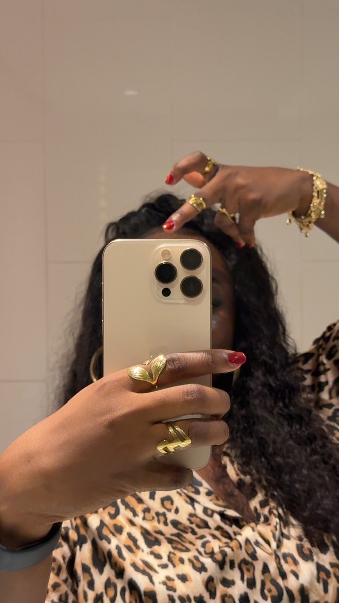 steff_neyy's tweet photo. all that glitters might actually be gold ✨ https://t.co/nMA0f8OS3h