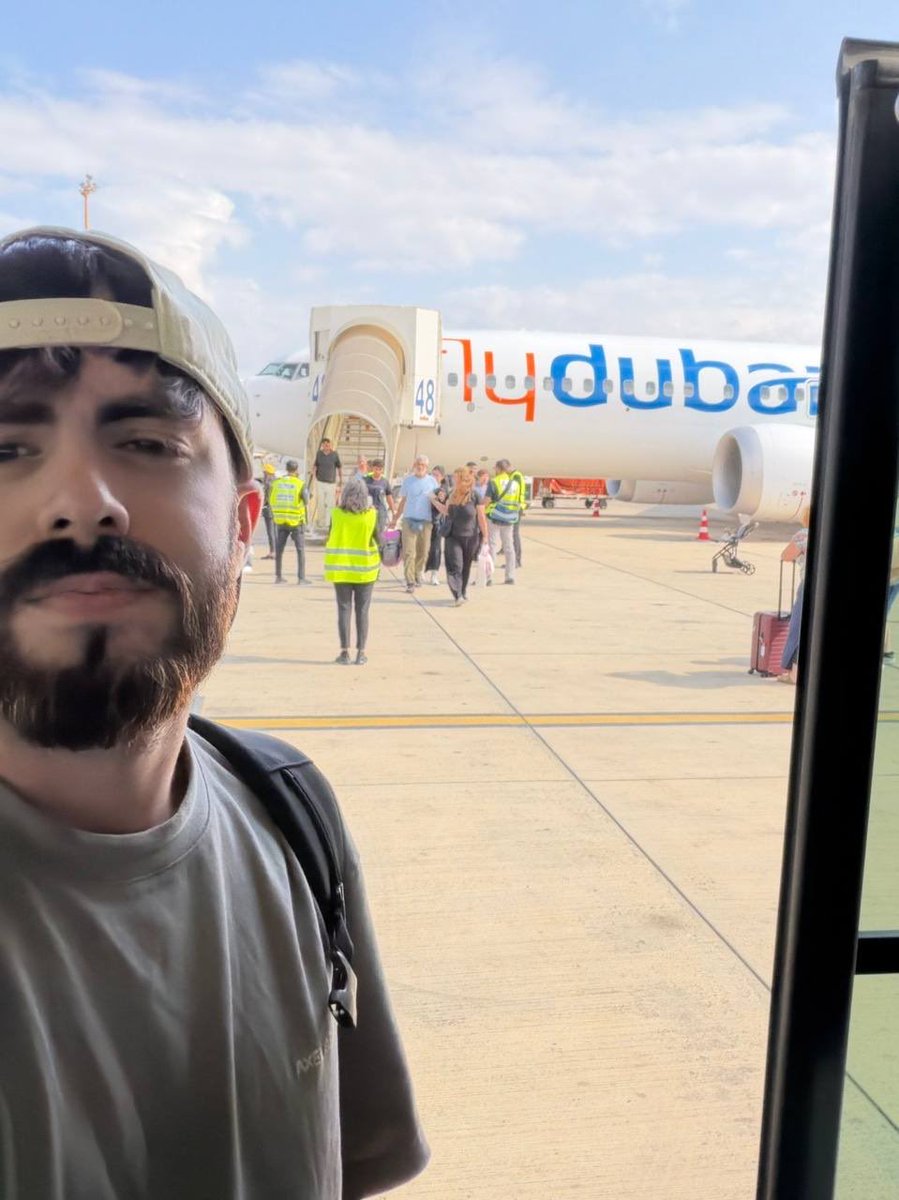 NanceAbdallah's tweet photo. One of the Israeli passengers the Saudis provided aid to had previously posted a photo of himself in an Israeli forces uniform. https://t.co/eMYLJqEJnw