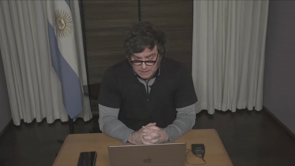somoscorta's tweet photo. Ya expone Javier Milei en el Coloquio IDEA en Mar del Plata, del que participa vía Zoom desde París, Francia.

https://t.co/ASi4qayIoq https://t.co/WzsV3leYn1